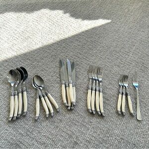 LAGUIOLE FRENCH HOME Set of Silverware, 20 Pieces, Cream Bone Color